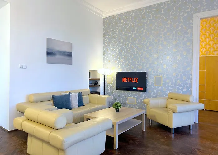 Stunning 150M2 3-Bedroom With Balcony