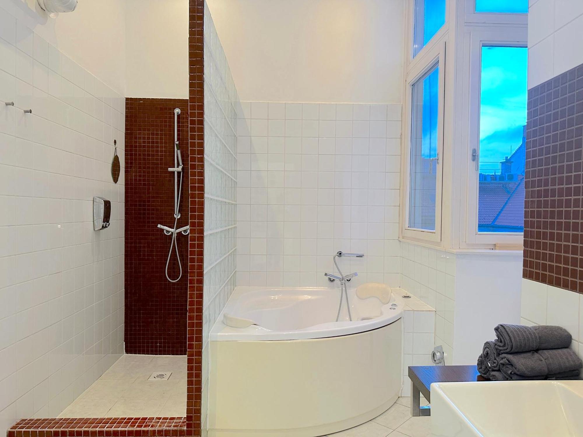 Apartmán Stunning 150m2 3-bedroom With Balcony
